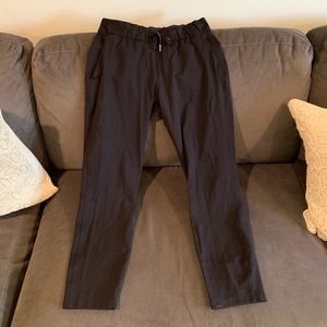 Lululemon straight leg jogger pants!!